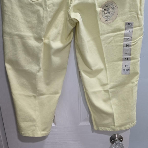 Izod Yellow Denim Capris Woman's size 14 - Picture 11 of 15